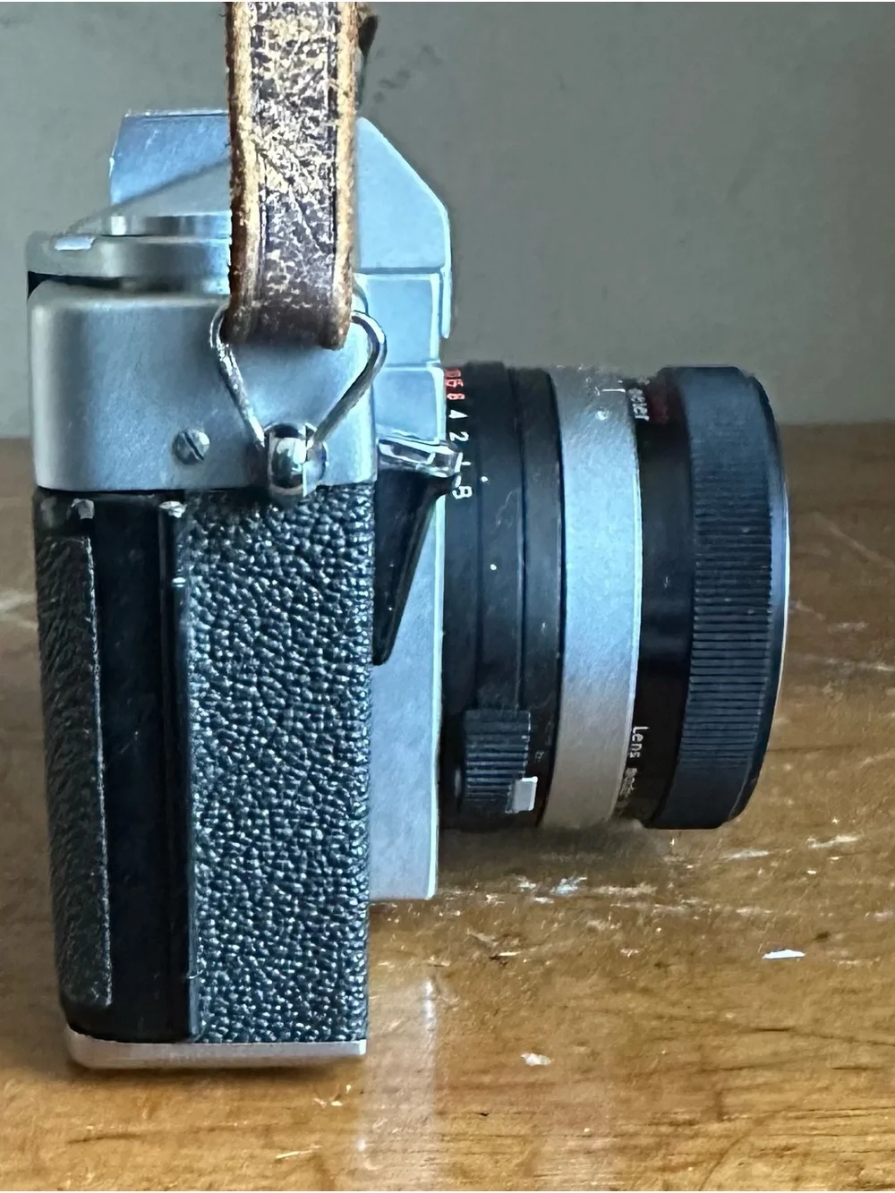 Vintage Topcon Uni 35mm SLR Film Camera w/UV Topcor 1:2 f=53mm Lens & Case Japan